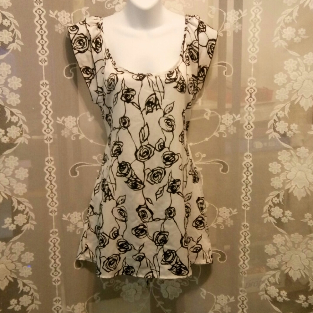 Joshua Floral Dress Sz M